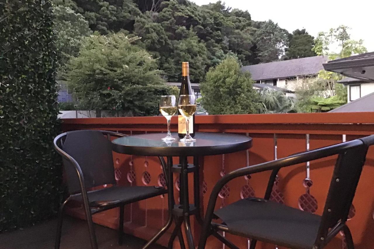 The Swiss Chalet Holiday Apartment 3, Bay Of Islands ไปเฮีย ภายนอก รูปภาพ