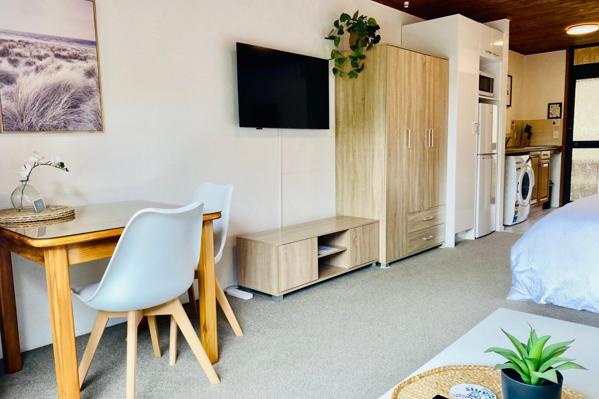 The Swiss Chalet Holiday Apartment 3, Bay Of Islands ไปเฮีย ภายนอก รูปภาพ